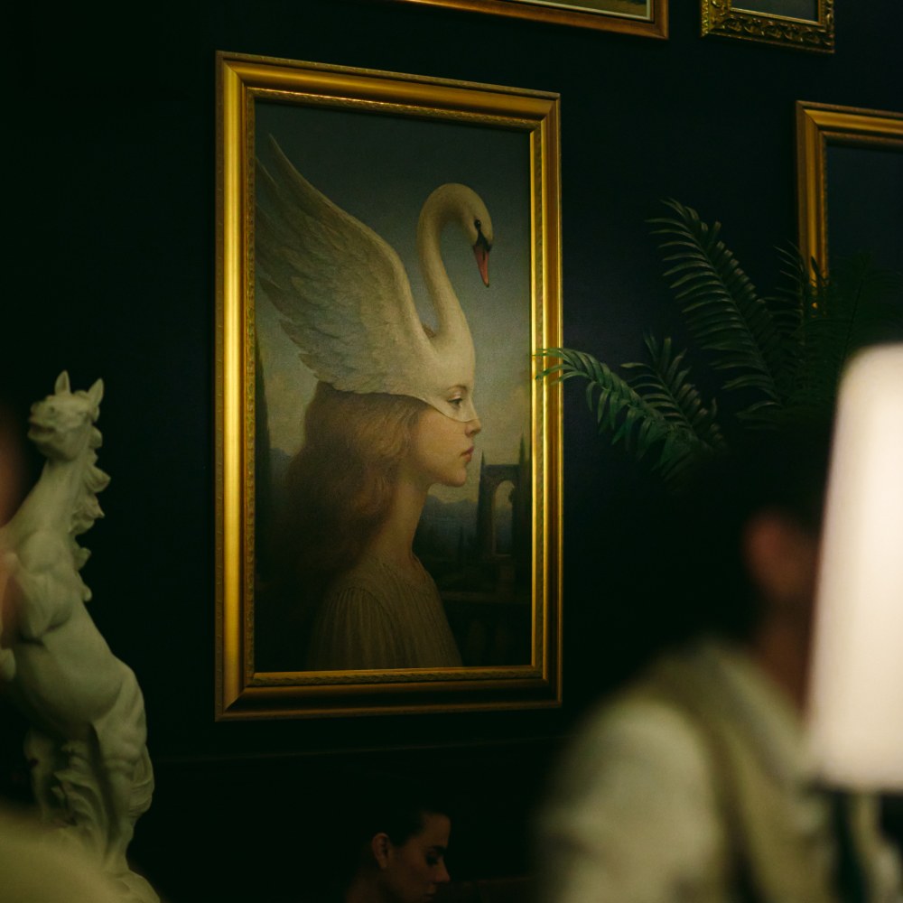 La galería de cuadros del salón de Club Americano
